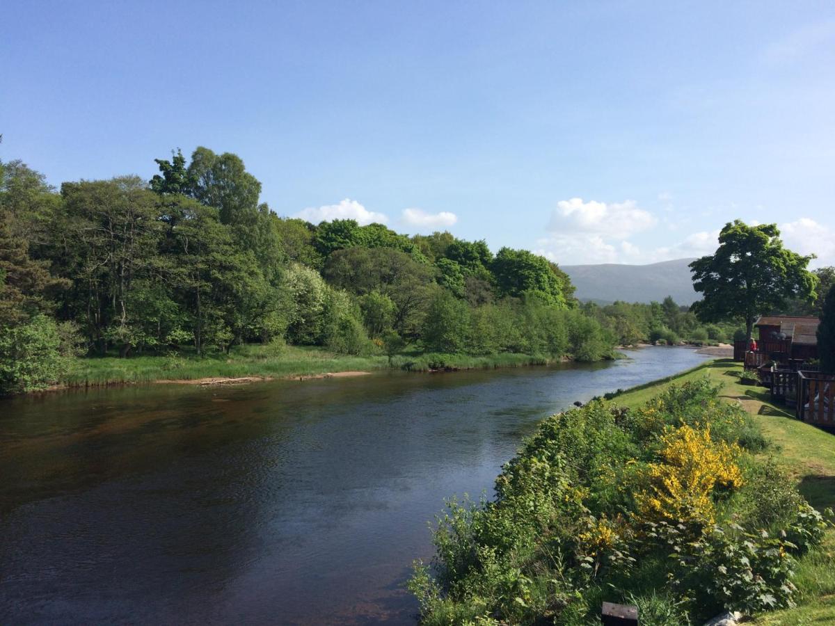 Riverbank Lodge Aviemore Esterno foto