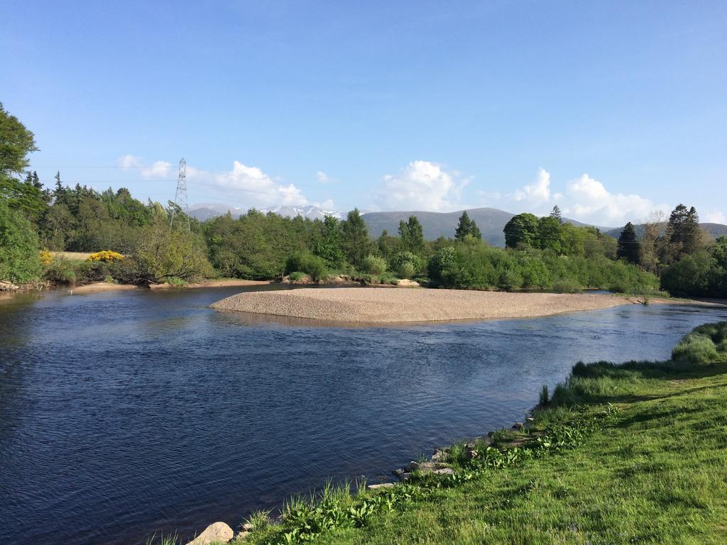 Riverbank Lodge Aviemore Esterno foto